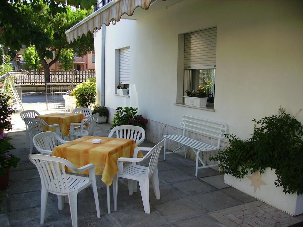 Hotel Villa Tua Riccione Exterior foto
