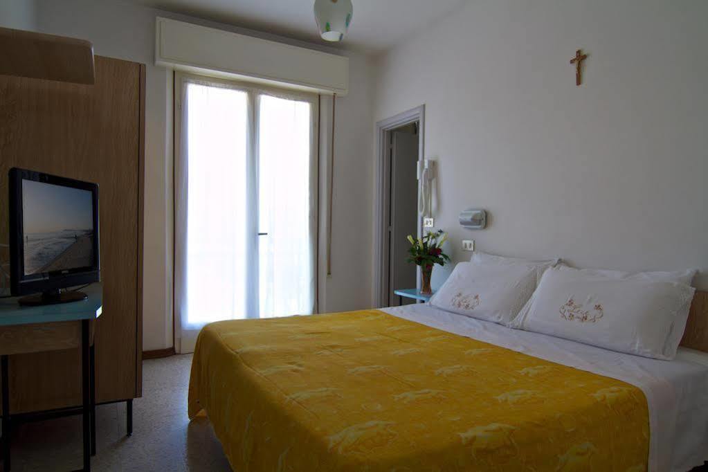 Hotel Villa Tua Riccione Exterior foto